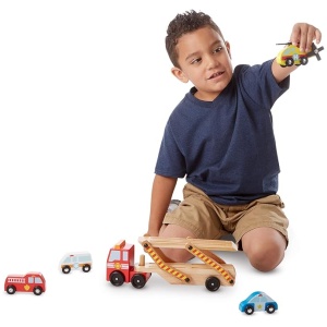 Melissa & Doug Camión transportador de Madera de coches y autos 4